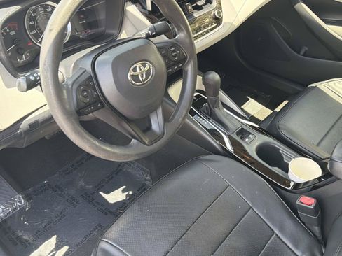 Used 2020 Toyota Corolla LE FWD image 29