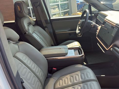 Used 2024 Rivian R1S Adventure AWD/4WD image 12
