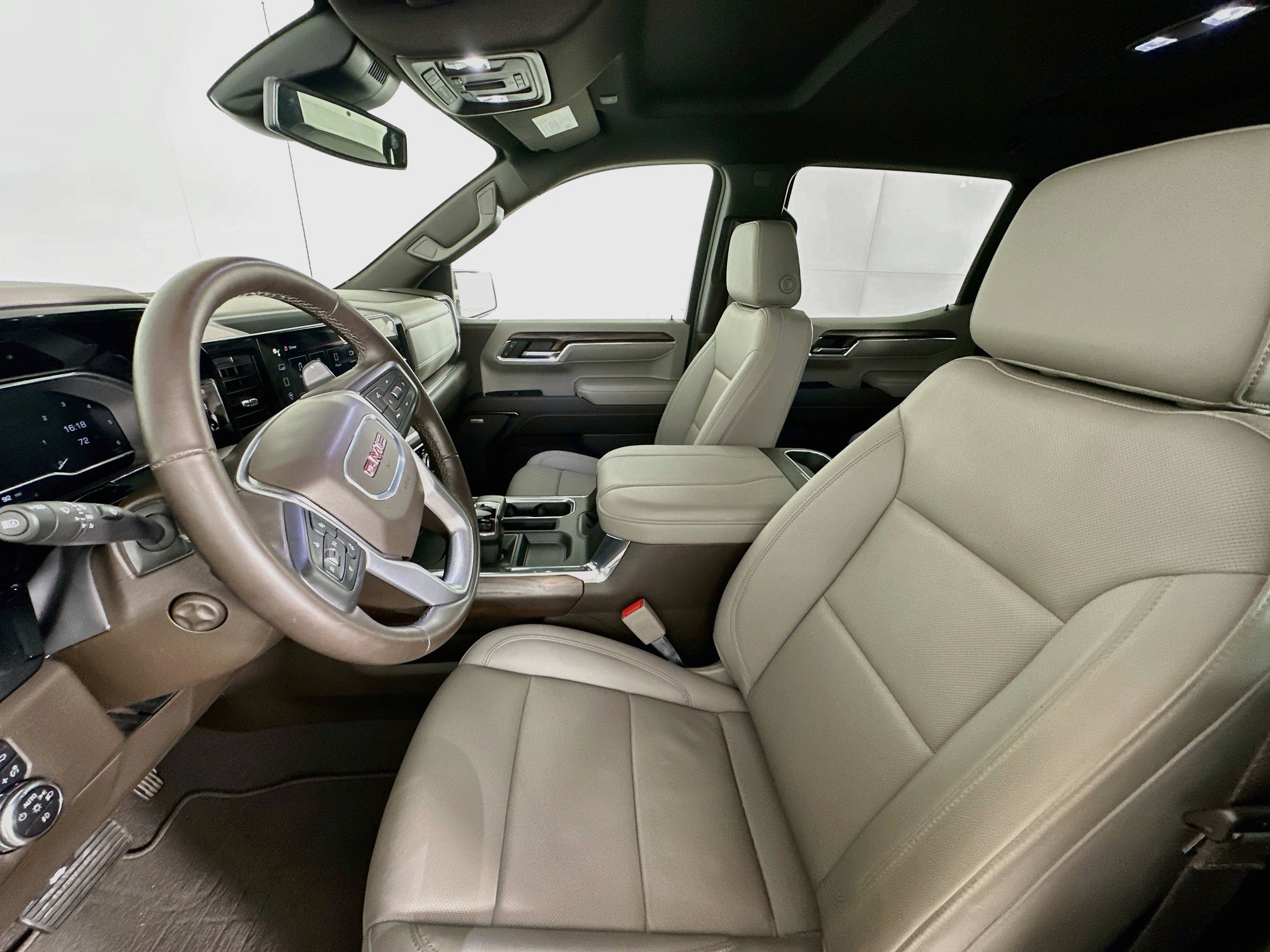 Used 2024 GMC Sierra 1500 SLT w/ SLT Premium Plus Package AWD/4WD image 13