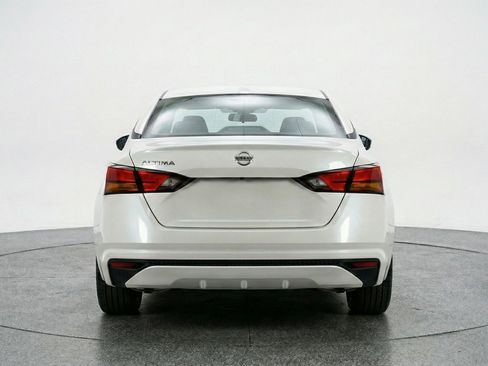 Used 2025 Nissan Altima 2.5 SV image 7