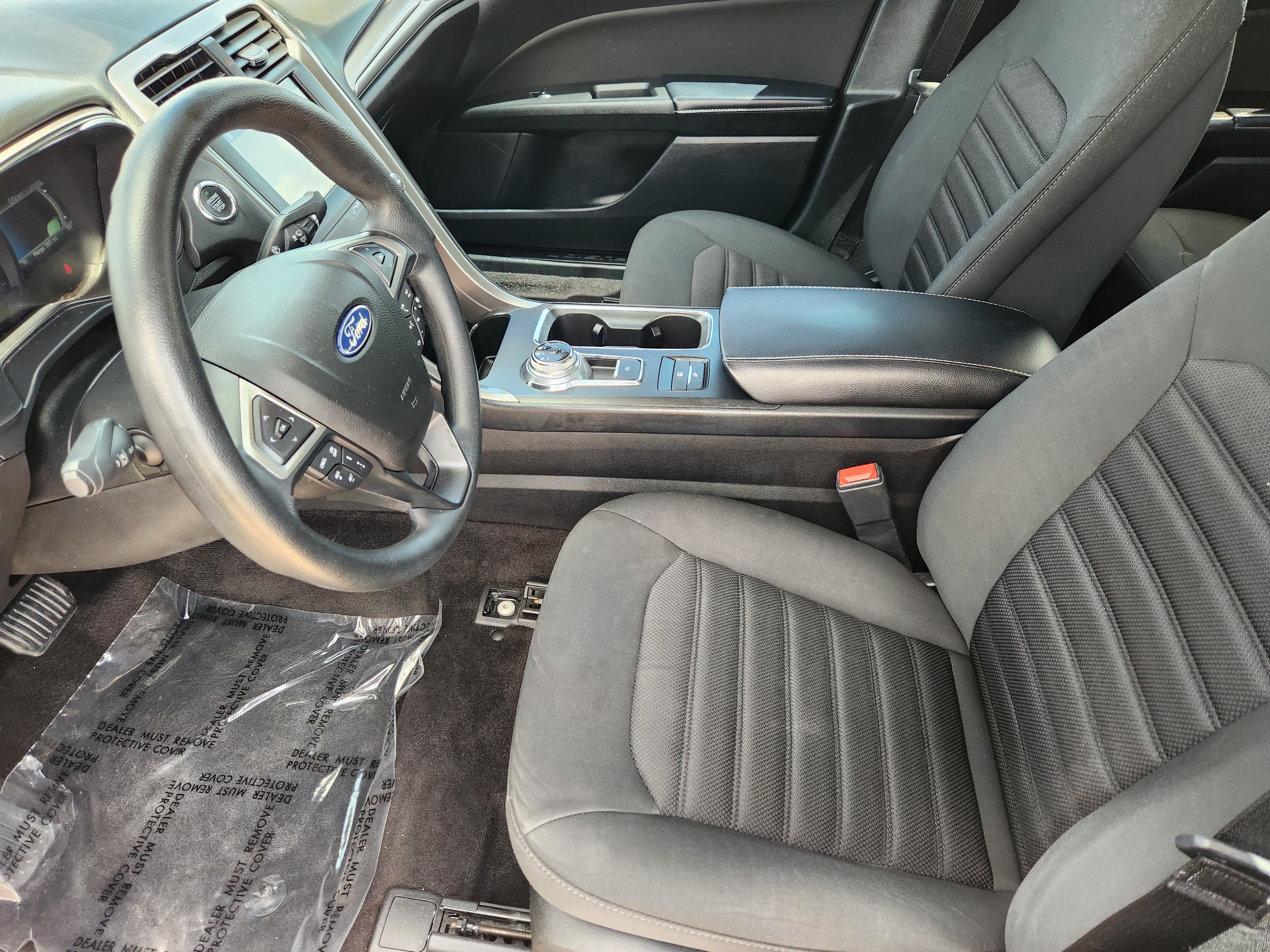 Used 2019 Ford Fusion SE FWD image 14