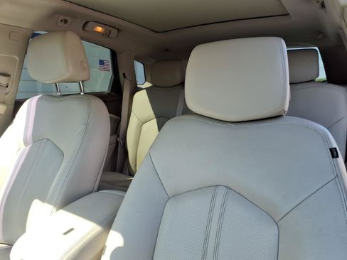 Used 2011 Cadillac SRX Luxury AWD/4WD image 8
