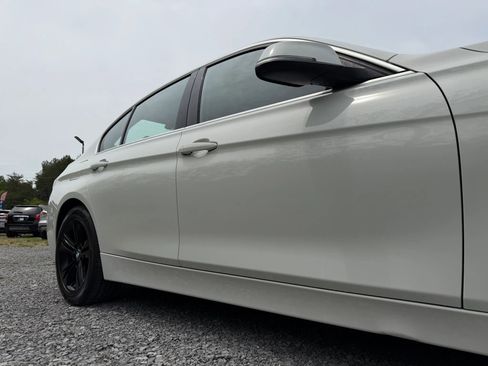 Used 2017 BMW 330i xDrive Sedan AWD/4WD image 9
