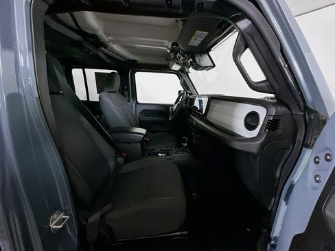 Used 2024 Jeep Wrangler Unlimited AWD/4WD image 31