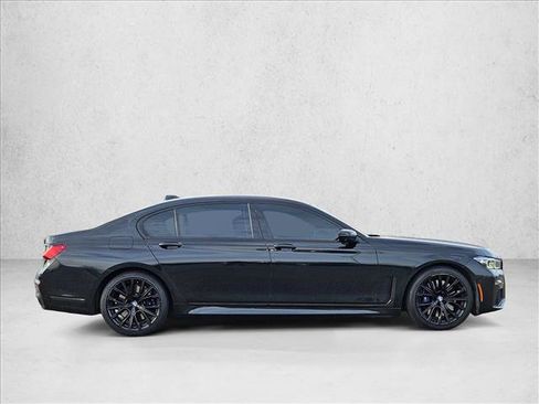 Used 2021 BMW 740i w/ M Sport Package image 4