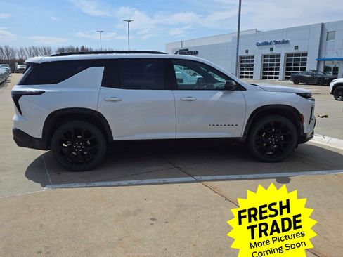 Used 2024 Chevrolet Traverse RS image 5