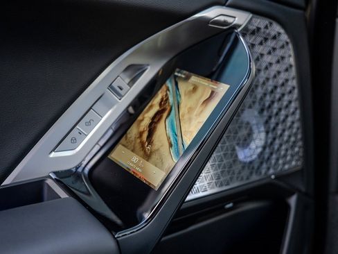 Used 2024 BMW i7 eDrive50 w/ M Sport Package image 22