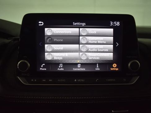 Used 2024 Nissan Rogue SV w/ SV Premium Package FWD image 21