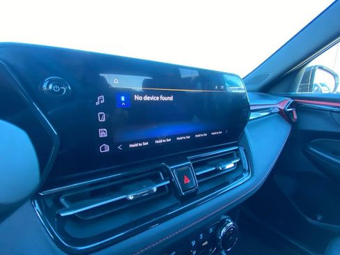 Used 2025 Chevrolet TrailBlazer RS w/ Convenience Package image 8