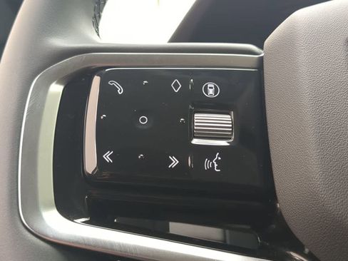 Used 2025 Land Rover Discovery Sport S image 26