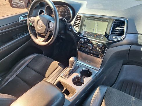 Used 2021 Jeep Grand Cherokee Laredo X image 23