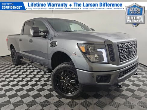 Used 2019 Nissan Titan SV w/ SV Convenience Package image 1