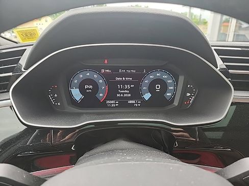 Used 2024 Audi Q3 2.0T Premium Plus AWD/4WD image 18