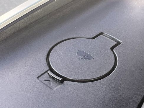 Used 2023 Rivian R1T Launch Edition image 29