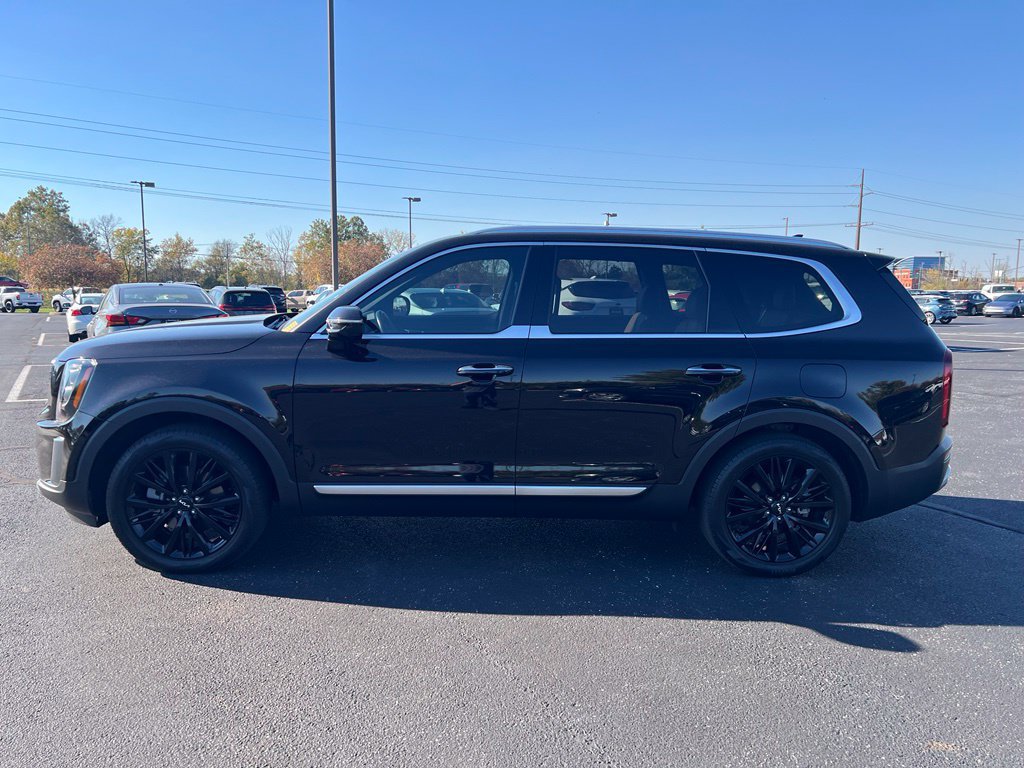 Used 2022 Kia Telluride SX w/ Towing Package FWD image 3