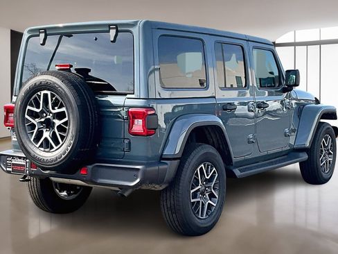 New 2026 Jeep Wrangler Unlimited Sahara AWD/4WD image 16