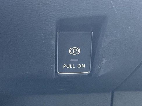 Certified 2023 Nissan Ariya FWD image 7