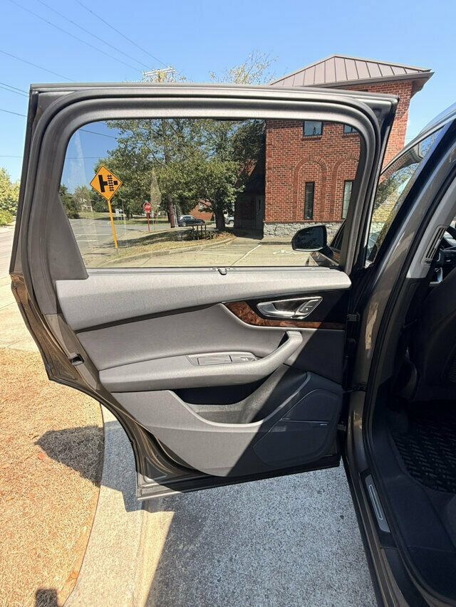 Used 2018 Audi Q7 3.0T Prestige AWD/4WD image 14
