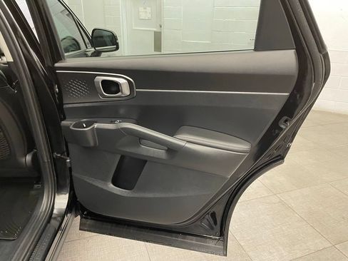 Used 2022 Kia Sorento S FWD image 31