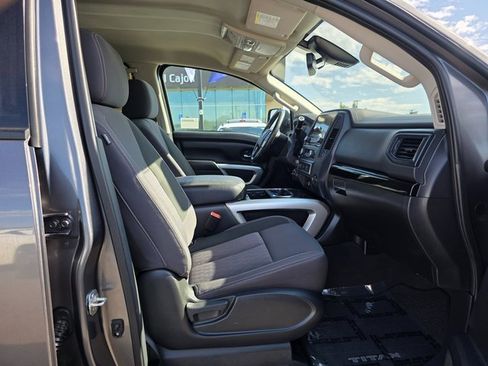 Used 2022 Nissan Titan SV w/ SV Convenience Package image 10