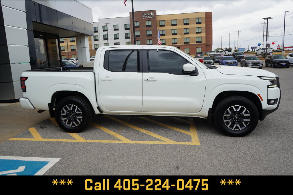 Used 2025 Nissan Frontier SL AWD/4WD image 8