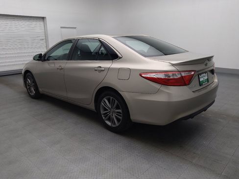 Used 2016 Toyota Camry SE image 3