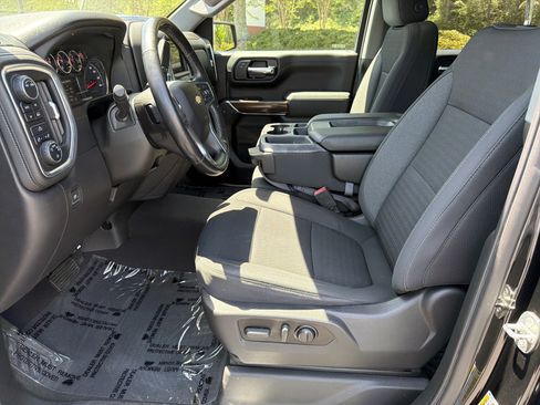 Used 2022 Chevrolet Silverado 1500 LT AWD/4WD image 9