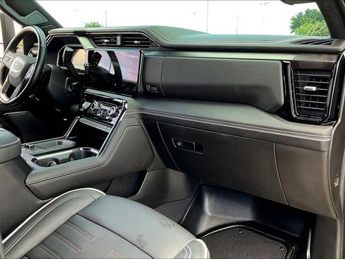 Used 2024 GMC Sierra 2500 AT4X image 21