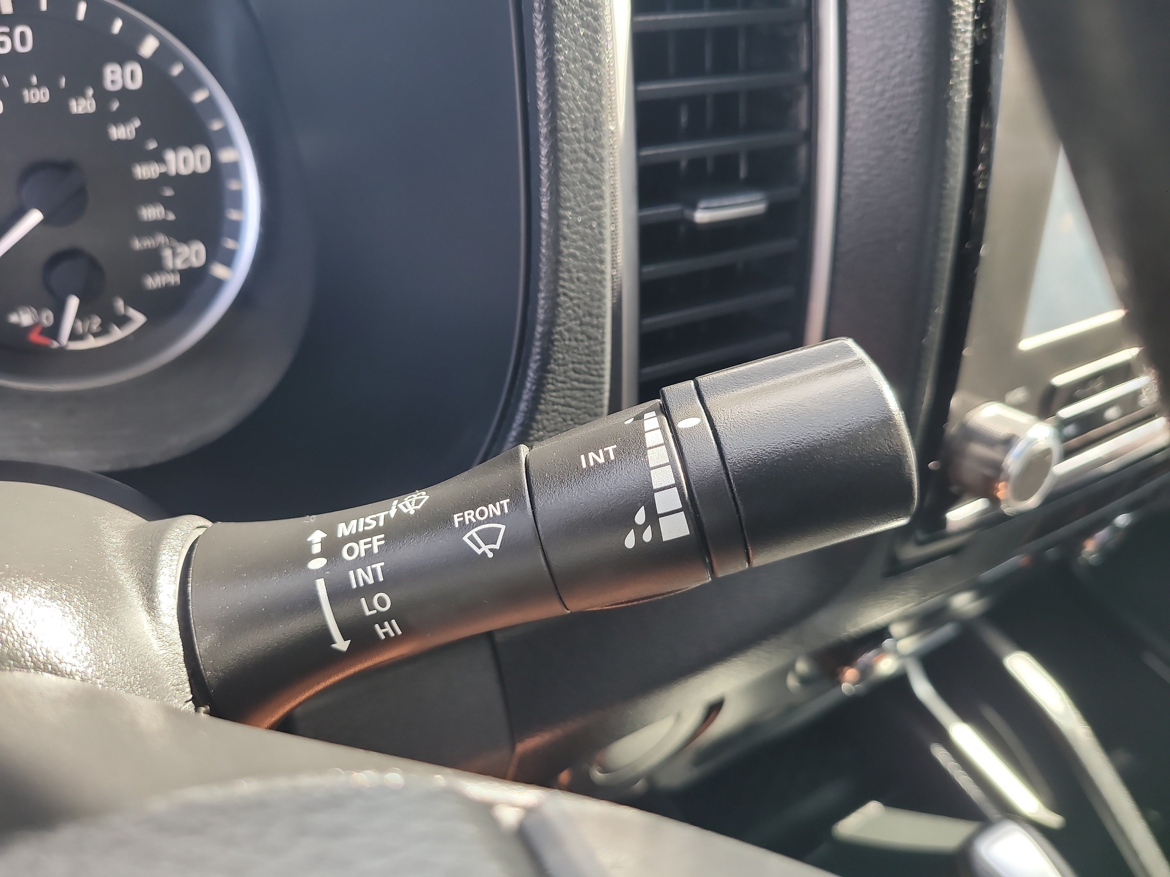 Used 2022 Nissan Frontier SV w/ Technology Package RWD image 27