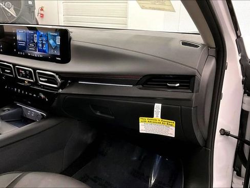 New 2026 Nissan Sentra SR w/ SR Premium Package FWD image 34
