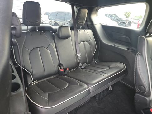 Used 2026 Chrysler Pacifica Limited AWD/4WD image 12