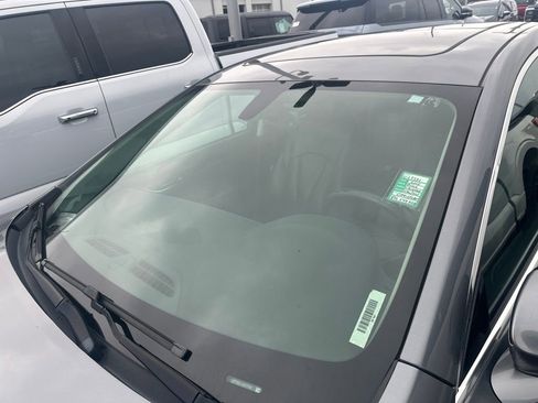 Used 2018 Buick LaCrosse Essence w/ Sun and Shade Package FWD image 4