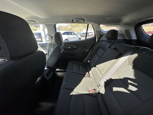 Used 2022 GMC Terrain SLE w/ Driver Convenience Package image 20