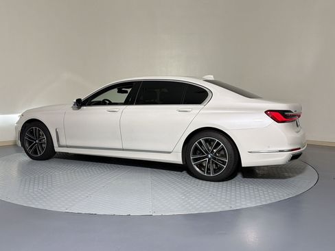 Used 2022 BMW 750i xDrive AWD/4WD image 3