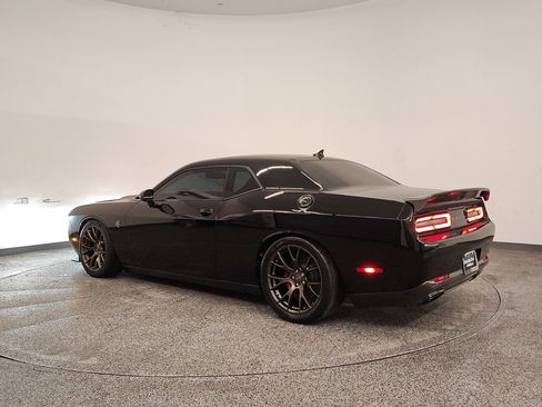 Used 2016 Dodge Challenger SRT Hellcat image 3