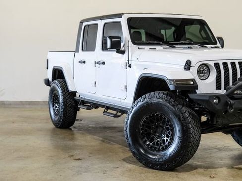 Used 2023 Jeep Gladiator Sport AWD/4WD image 23