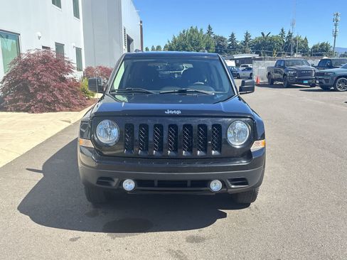 Certified 2017 Jeep Patriot Sport w/ Power Value Group AWD/4WD image 8