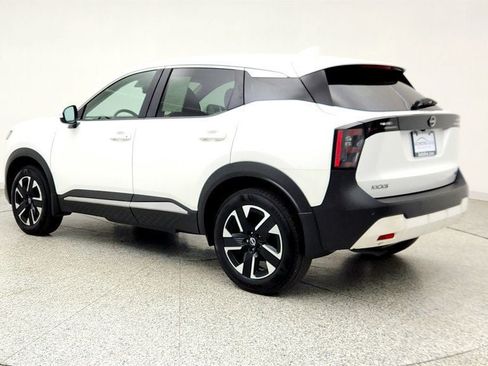 Used 2025 Nissan Kicks SV AWD/4WD image 7
