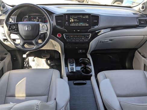 Used 2022 Honda Pilot Touring image 12