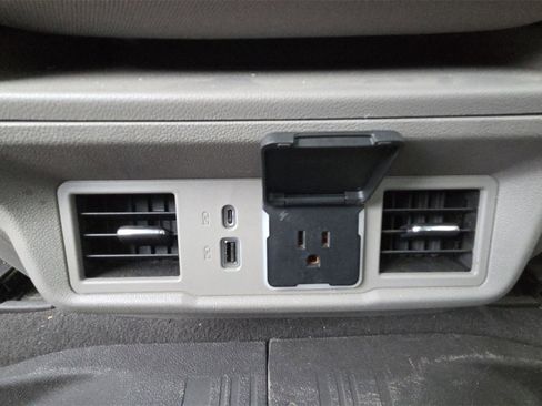 Used 2023 GMC Sierra 1500 SLE image 35