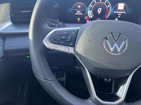 Certified 2026 Volkswagen Tiguan SE R-Line FWD image 16