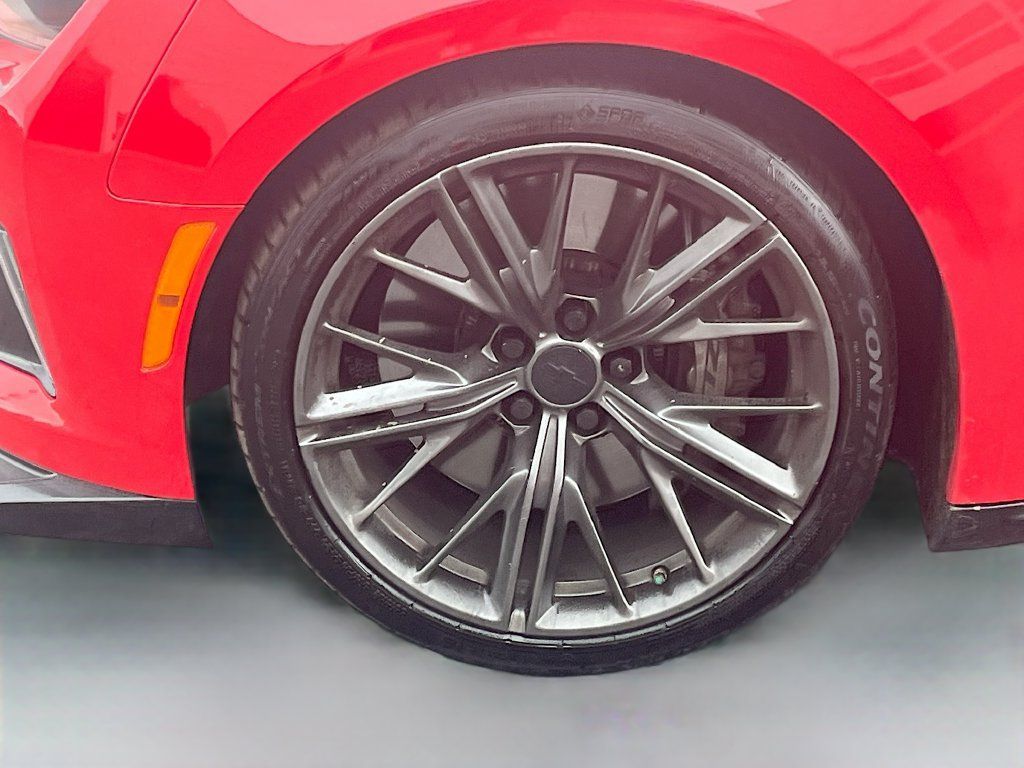 Used 2021 Chevrolet Camaro ZL1 RWD image 30