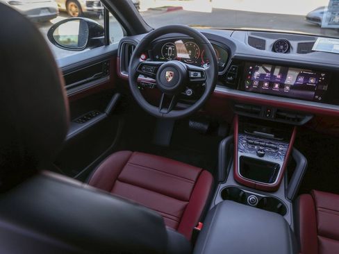 New 2026 Porsche Cayenne Coupe AWD/4WD image 36