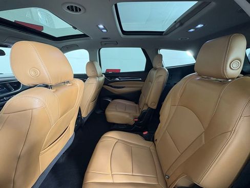 Used 2018 Buick Enclave Essence image 42