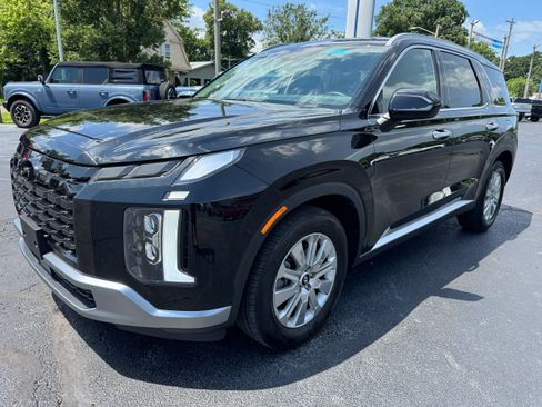 Used 2024 Hyundai Palisade SEL FWD image 3