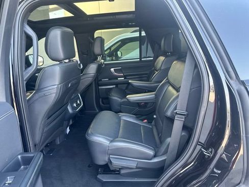 Used 2025 Ford Expedition Platinum w/ Stealth Appearance Package AWD/4WD image 7