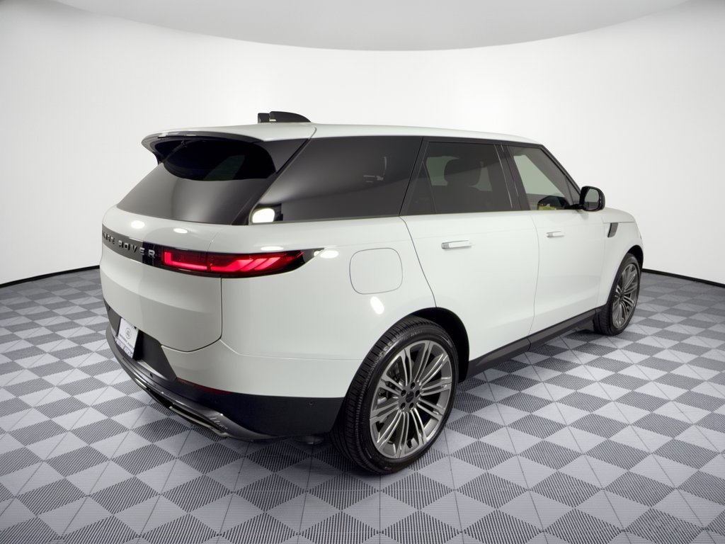 New 2027 Land Rover Range Rover Sport SE AWD/4WD image 9