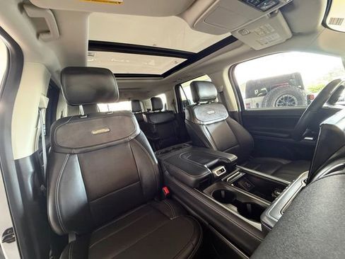 Used 2025 Ford Expedition Platinum AWD/4WD image 26