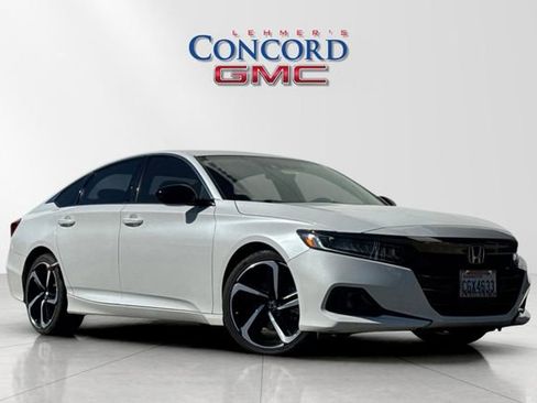 Used 2022 Honda Accord Sport image 2