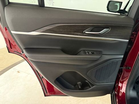 New 2025 Jeep Grand Cherokee Limited w/ Trailer Tow Package image 13